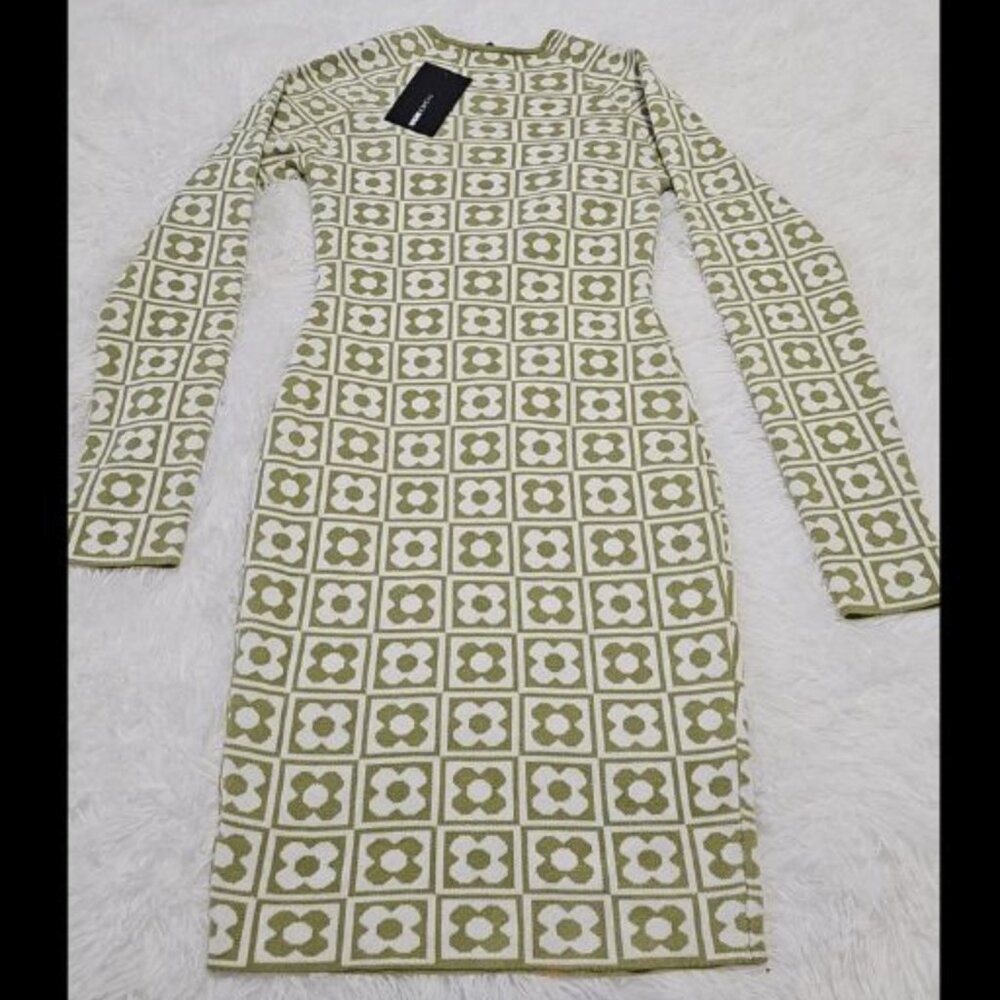 Fitted sweater dress